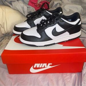 Nike panda dunks